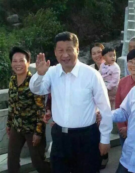 习主席亲切的跟大家问好 习主席亲切的跟大家问好